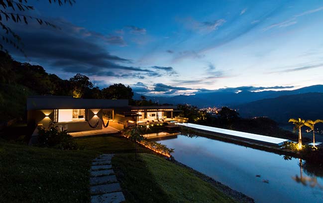 Laguna House in the Colombian Mountains by David Macias Arquitectura and Urbanismo