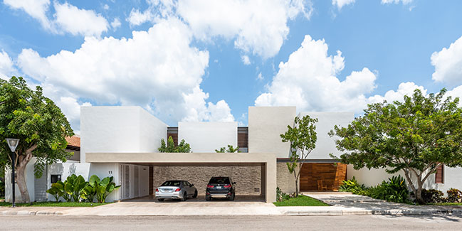 Pedregal House by R79
