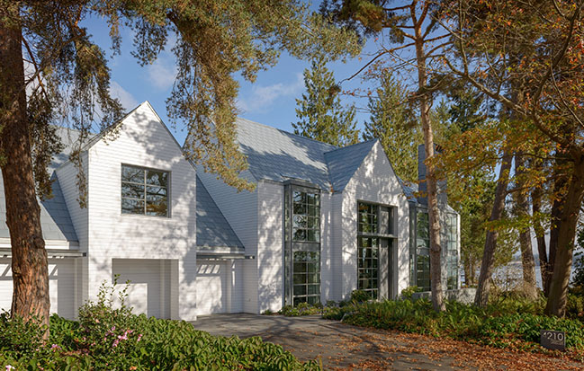 Lake Cove Residence by Stuart Silk Architects