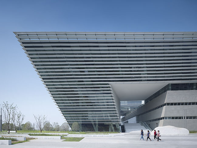 First library in China with an intelligent storage system by gmp Architekten