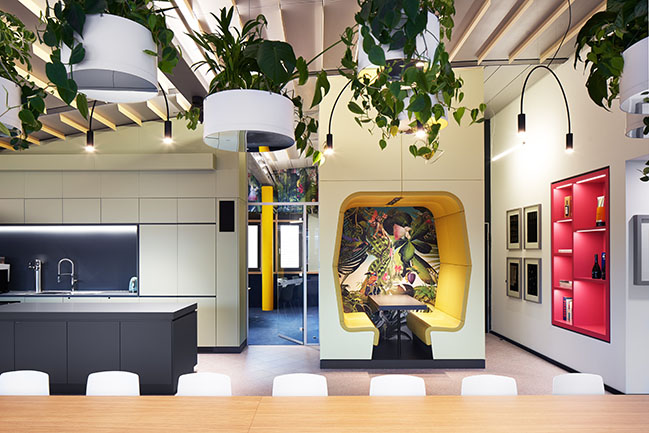 A fascinating workplace: The Maldives of design by Ippolito Fleitz Group