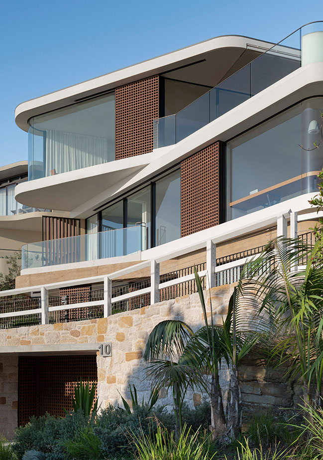 Pacific View Point by Luigi Rosselli Architects