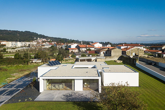 Galegos House by Raulino Silva Arquitecto