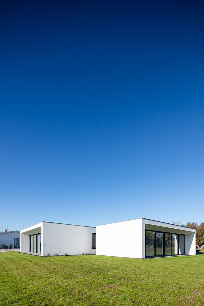 Galegos House by Raulino Silva Arquitecto