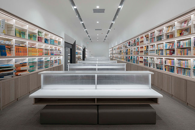Fengdong E Pang Bookstore by Gonverge Interior Design