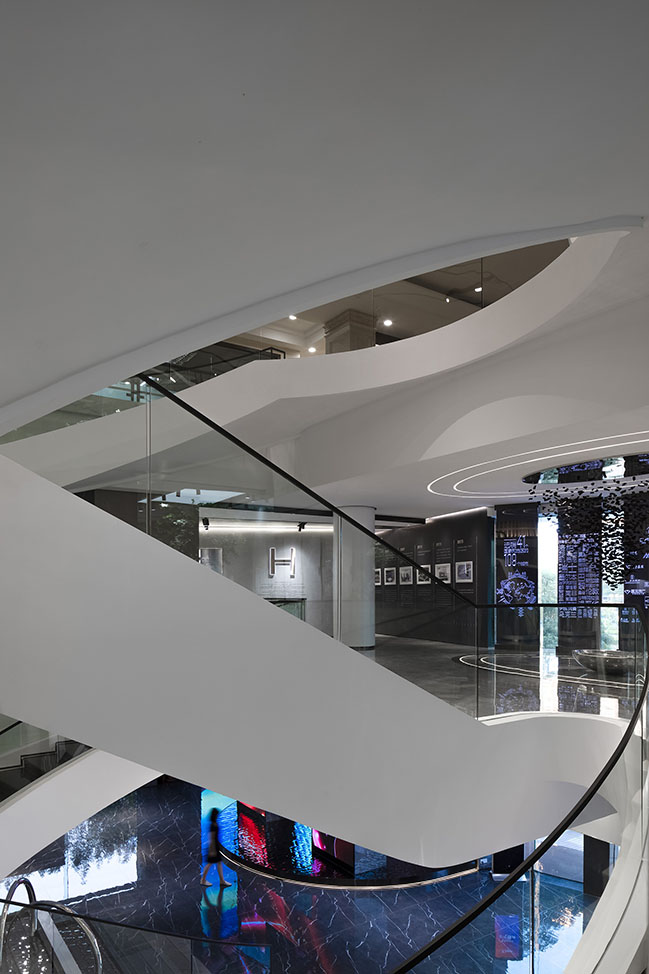 HUIYA CERAMICS Headquarters & Exhibition by Foshan Topway Design