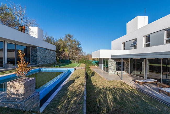 House in Q2 by MZ Arquitectos