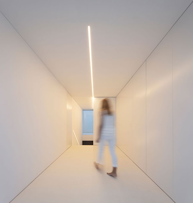 House of The Silence by Fran Silvestre Arquitectos