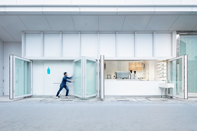Blue Bottle Coffee NEWoMan YOKOHAMA Cafe Stand by Jo Nagasaka / Schemata Architects