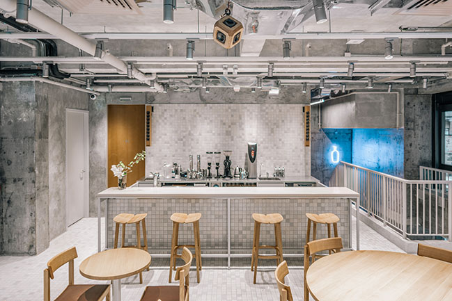 Blue Bottle Coffee Hong Kong Central Cafe của Jo Nagasaka / Schemata Architects
