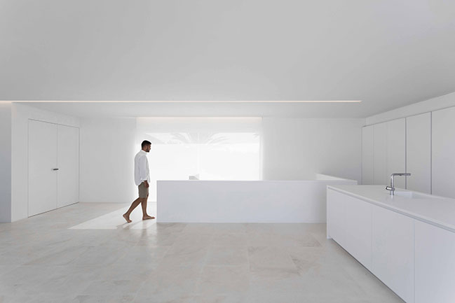House of Sand by Fran Silvestre Arquitectos