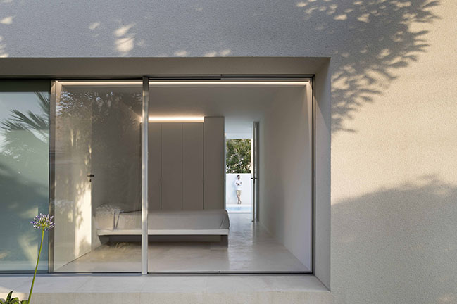 House of Sand by Fran Silvestre Arquitectos