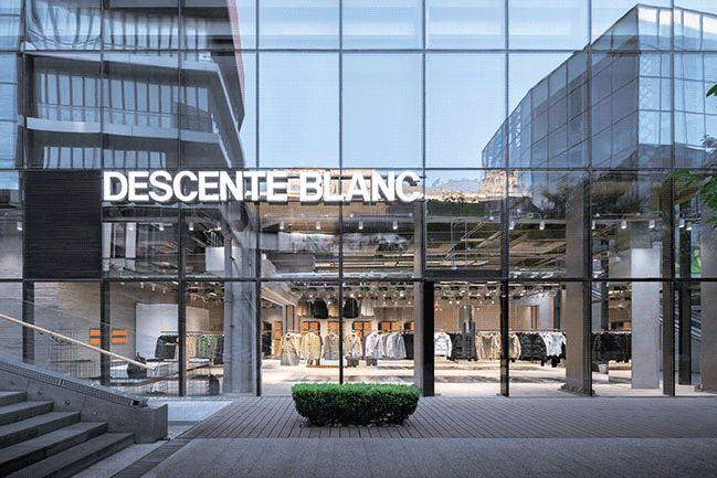 DESCENTE BLANC Beijing by Jo Nagasaka / Schemata Architects