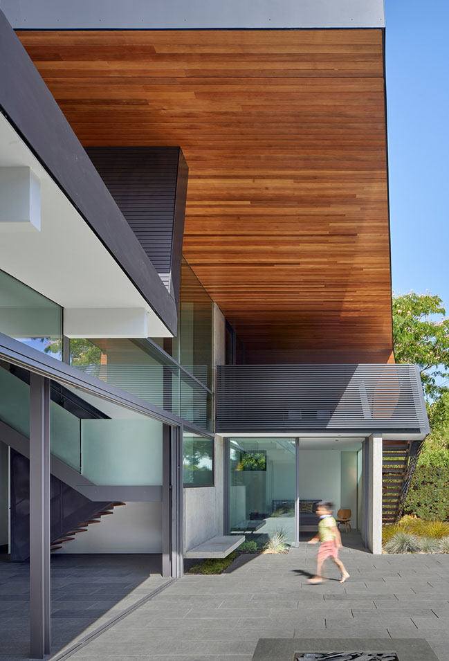 Edgewood House by Terry and Terry Architecture
