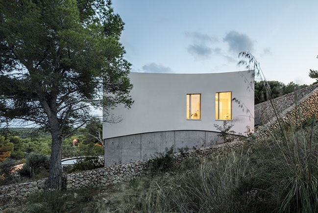 Curved House by NOMO Studio