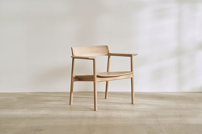 New range of chairs added to OVO furniture collection for Benchmark / Foster + Partners