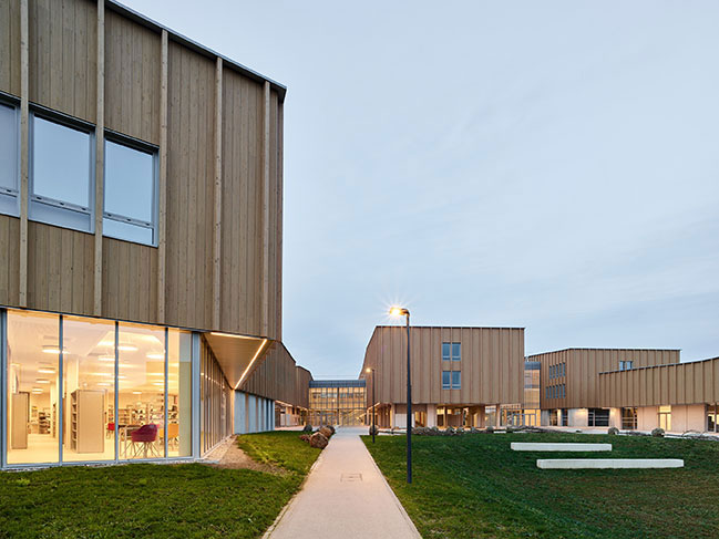 College Cazères in France by Séquences Architects