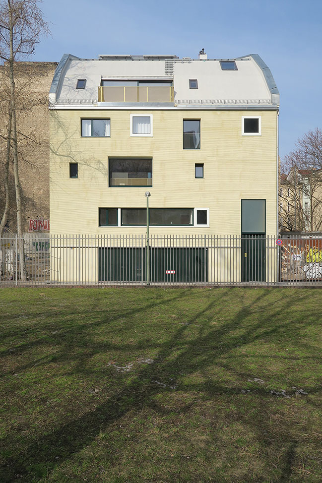 O12 - Artist House in Berlin by Philipp von Matt