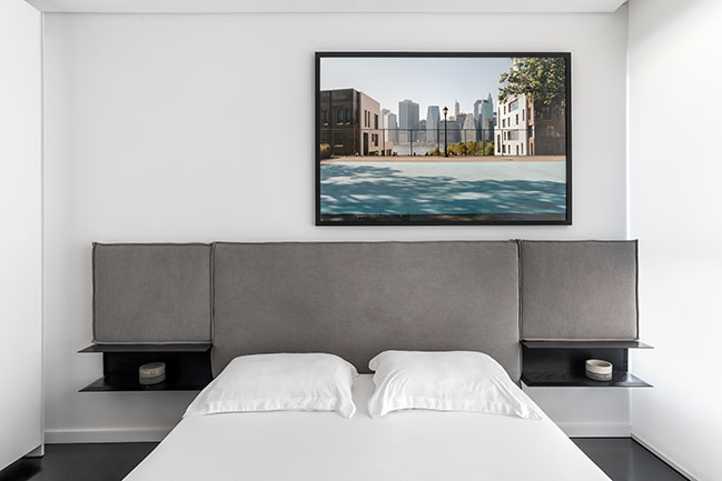 Grey Apartment by Giuliano Marchiorato Arquitetos