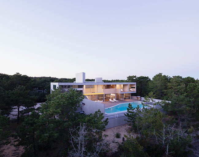 House in the Dunes của Worrell Yeung