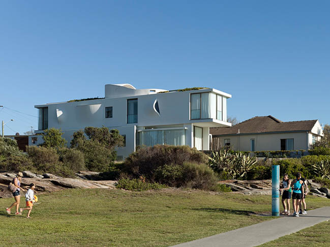Seacliff House by Chris Elliott Architects