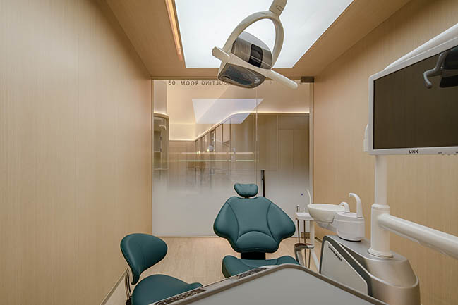 Ruixiang Dental Clinic by JACKY.W DESIGN