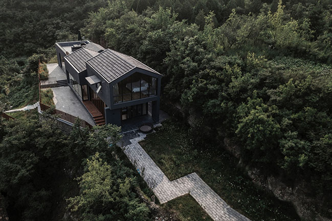 A residence on the hillside - Donghulin Guest House by Fon Studio