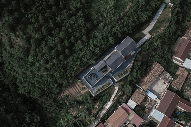 Dinh thự trên sườn đồi - Donghulin Guest House by Fon Studio
