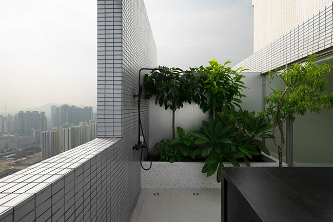 Sham Shui Po Penthouse by Hintegro