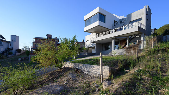 JTD House by CASTELLINO Arquitectos