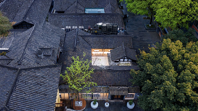 % Arabica, Wide & Narrow Alley in Chengdu by B.L.U.E. Architecture Studio