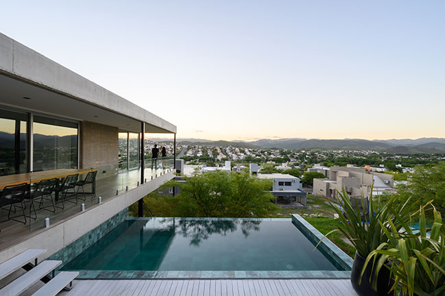 House To by Gonzalo Cabanillas arquitectura