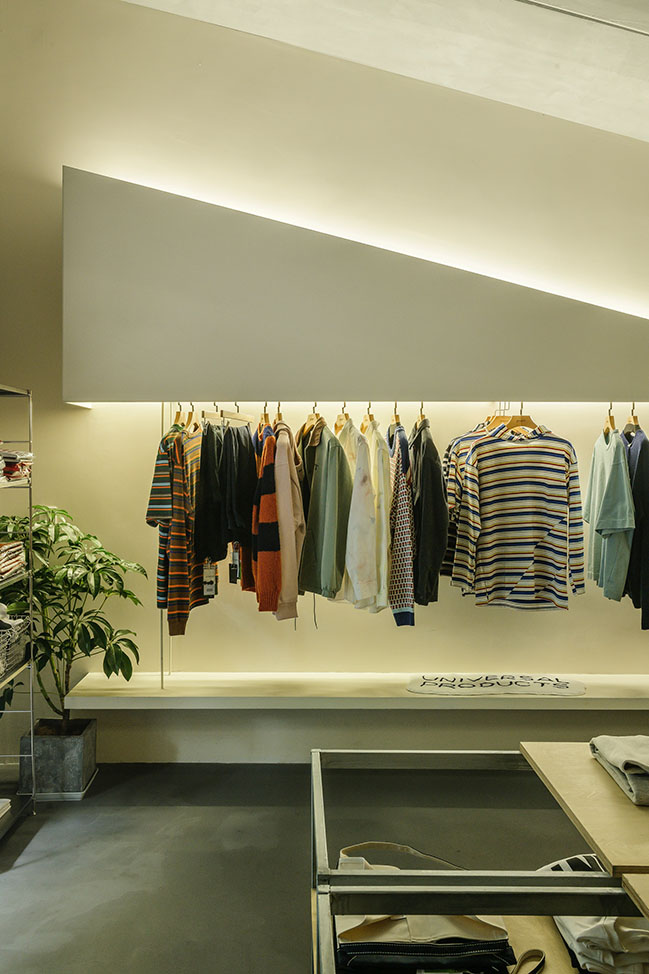 The Sloping Balance Space - proper Concept Store by Fon Studio
