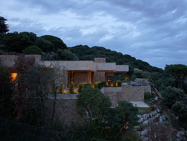 La Roca House by Ramón Esteve Estudio