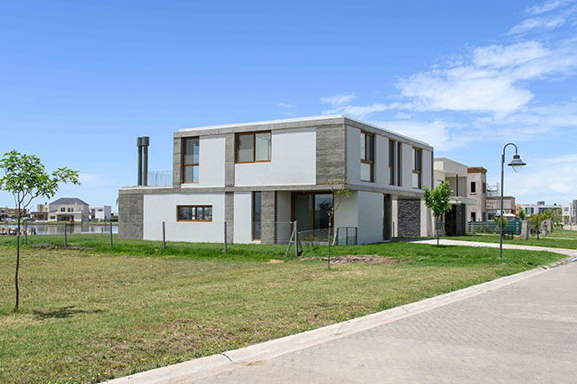 House in Villalobos by además arquitectura