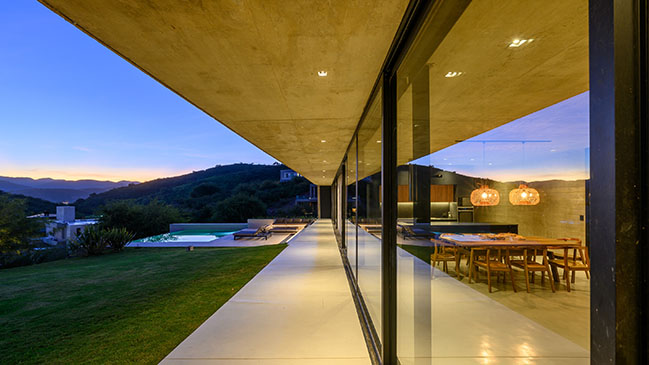 CR House by Arpon Arquitectura