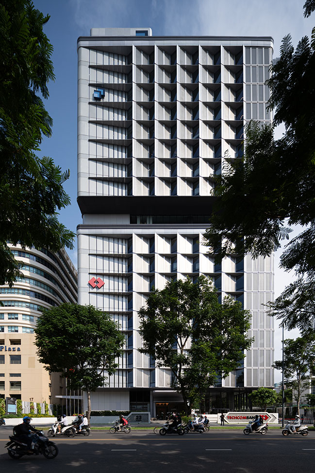 Foster + Partners completes Techcombank tower in Ho Chi Minh City