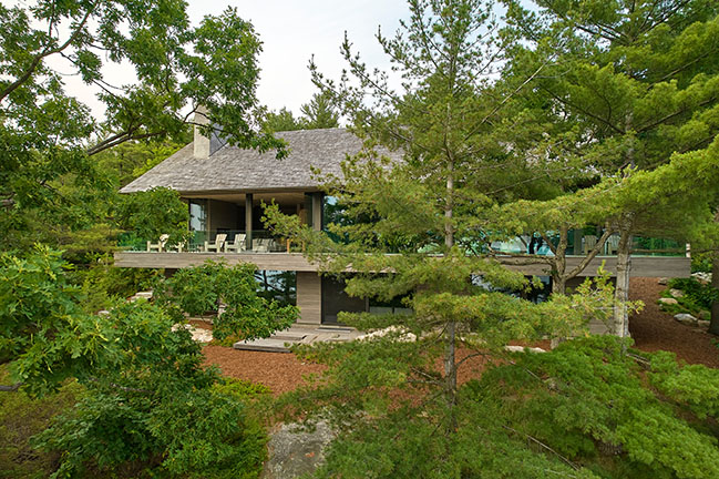 Muskoka Cottage by Akb Architects