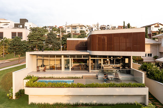 Axial House by TAU Arquitetos