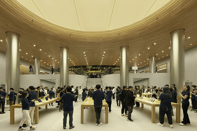 Foster-Partners-designed new store Apple at the heart of Shanghai's Jing'an District