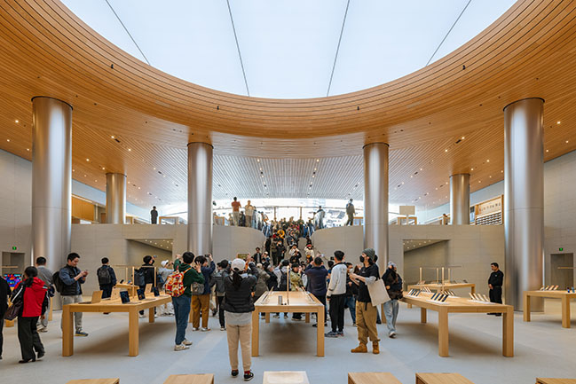 Foster-Partners-designed new store Apple at the heart of Shanghai's Jing'an District