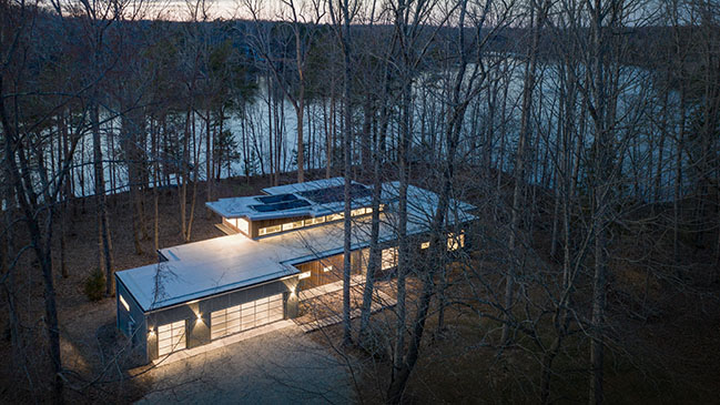 Wolf-Huang Lake House by Arielle Schechter, Architect, PLLC
