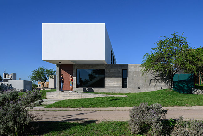 CM House by MZ Arquitectos