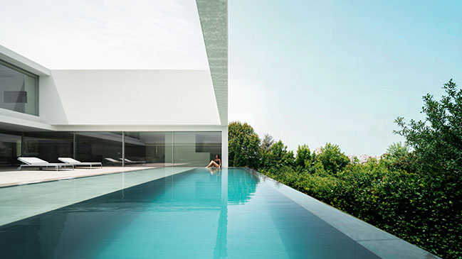 Fran Silvestre Arquitectos unveils official images for the Compluvium House