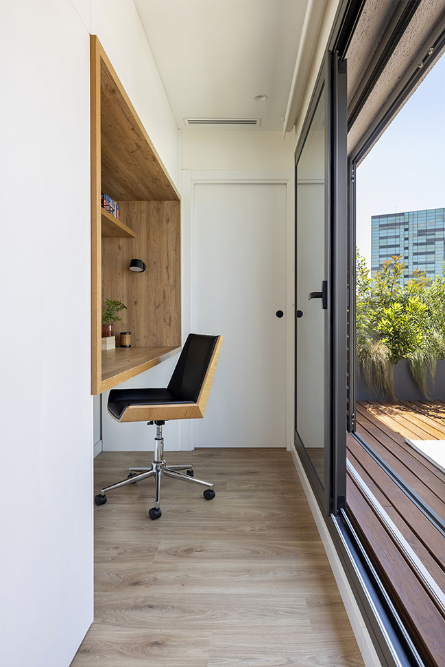 A small penthouse in Barcelona by Brakara Studio