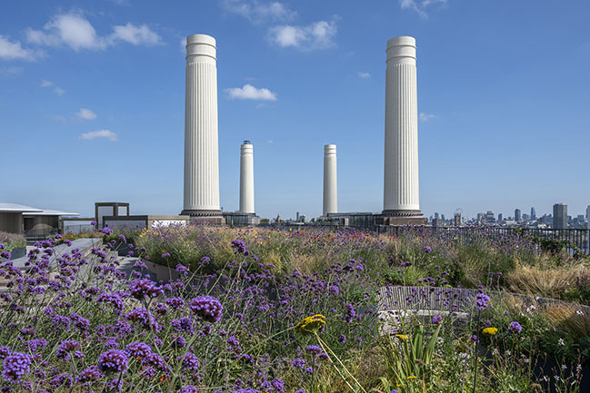 Battersea Roof Gardens and 50 Electric Boulevard by Foster + Partners completed