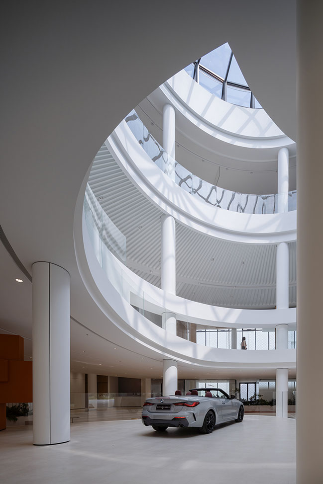 BMW Foshan Baochuang Center by ARCHIHOPE