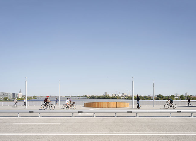 Simone Veil Bridge by OMA / Rem Koolhaas and Chris van Duijn opened in Bordeaux