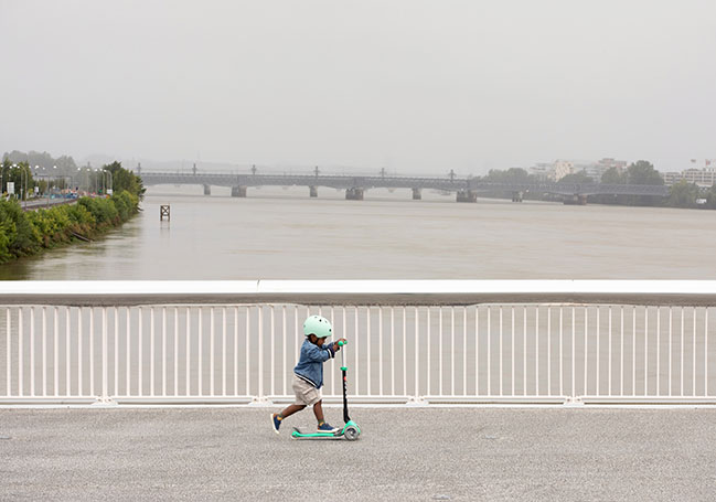 Simone Veil Bridge by OMA / Rem Koolhaas and Chris van Duijn opened in Bordeaux