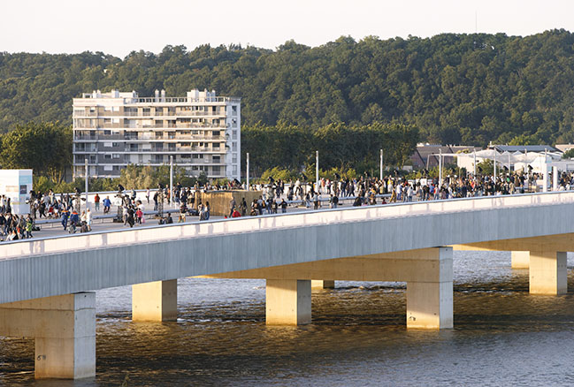 Simone Veil Bridge by OMA / Rem Koolhaas and Chris van Duijn opened in Bordeaux